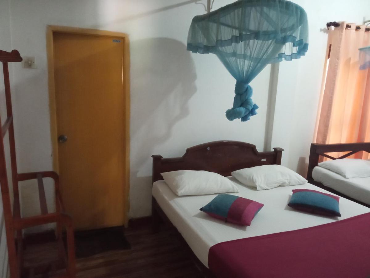 Bevary City Hotel Anurâdhapura Extérieur photo