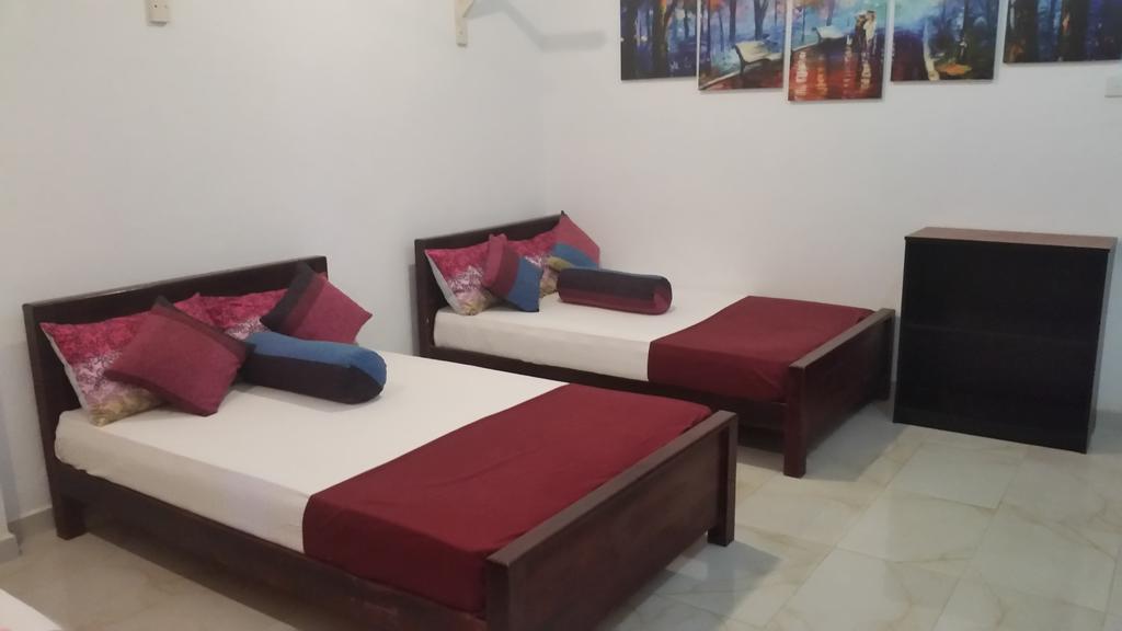 Bevary City Hotel Anurâdhapura Extérieur photo