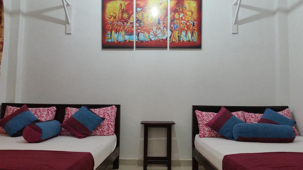 Bevary City Hotel Anurâdhapura Extérieur photo