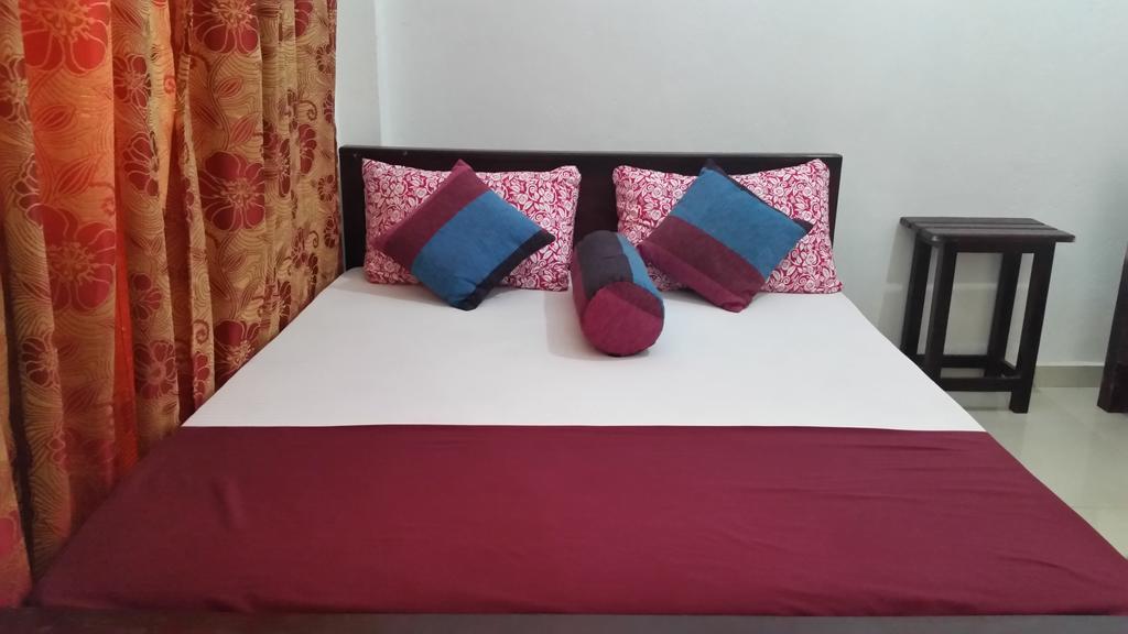 Bevary City Hotel Anurâdhapura Extérieur photo