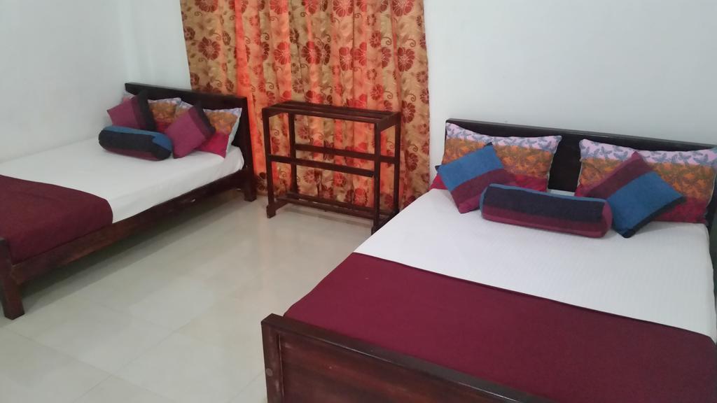 Bevary City Hotel Anurâdhapura Extérieur photo