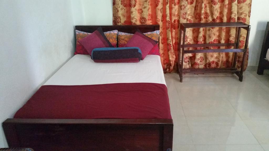 Bevary City Hotel Anurâdhapura Extérieur photo