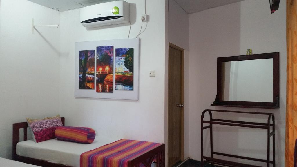 Bevary City Hotel Anurâdhapura Extérieur photo