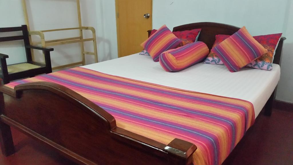 Bevary City Hotel Anurâdhapura Extérieur photo