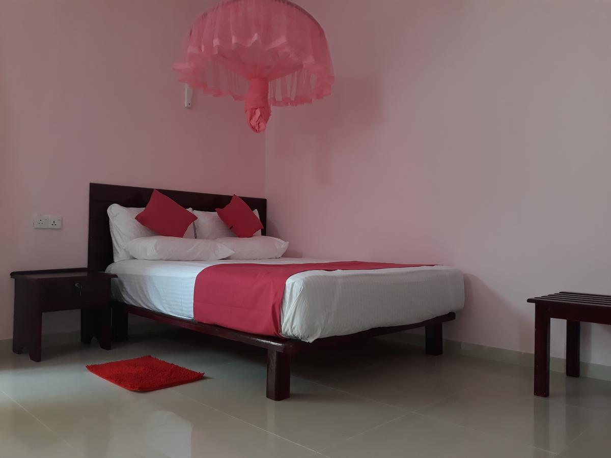 Bevary City Hotel Anurâdhapura Extérieur photo