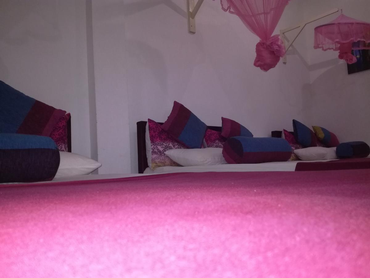 Bevary City Hotel Anurâdhapura Extérieur photo