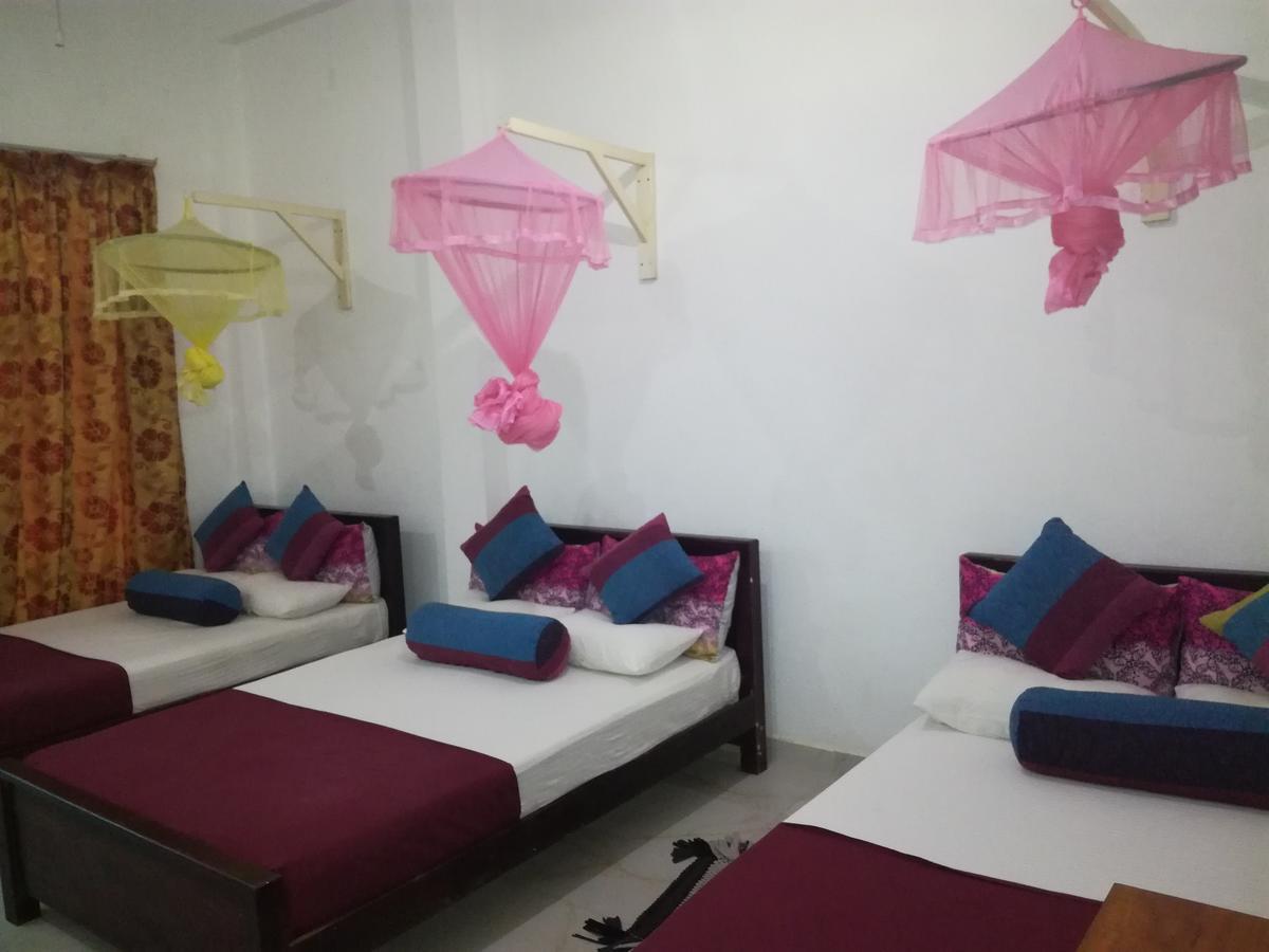 Bevary City Hotel Anurâdhapura Extérieur photo