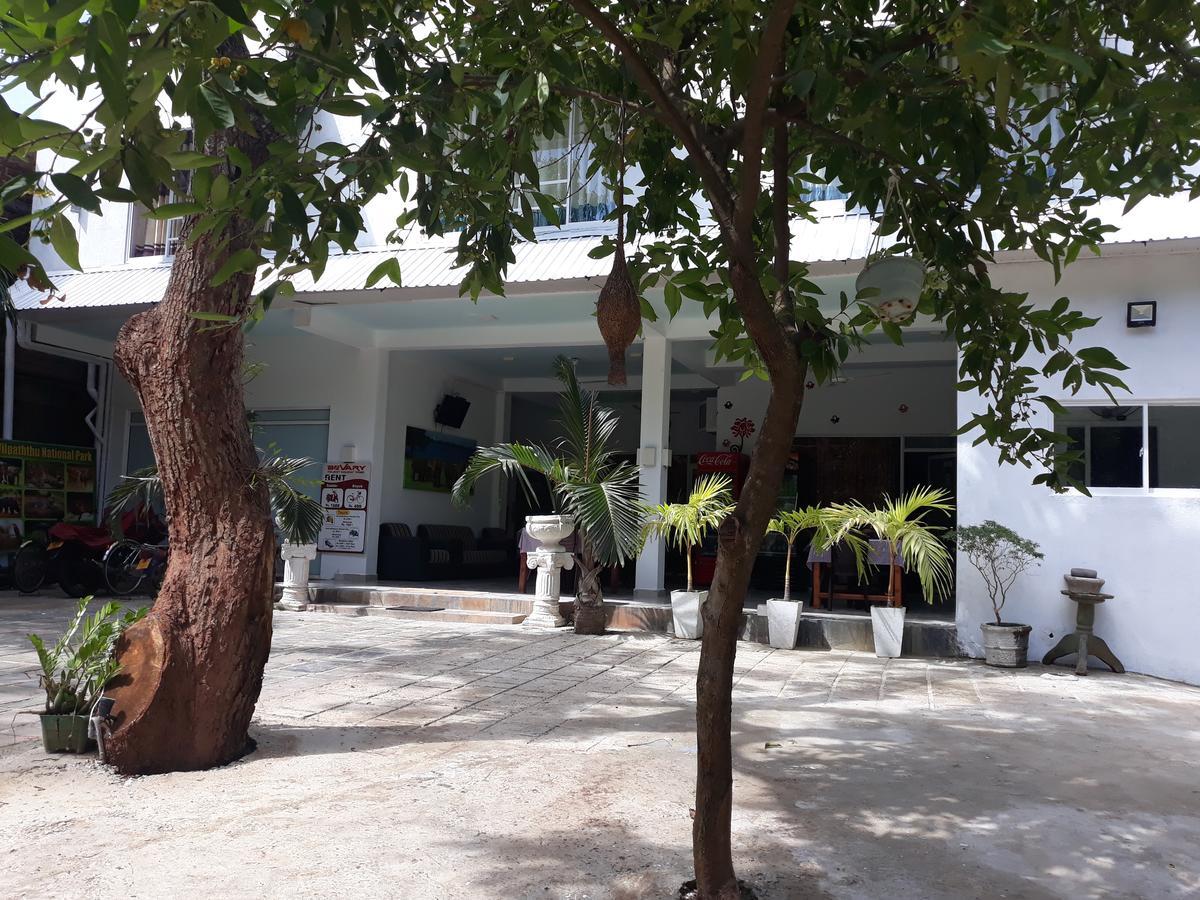 Bevary City Hotel Anurâdhapura Extérieur photo