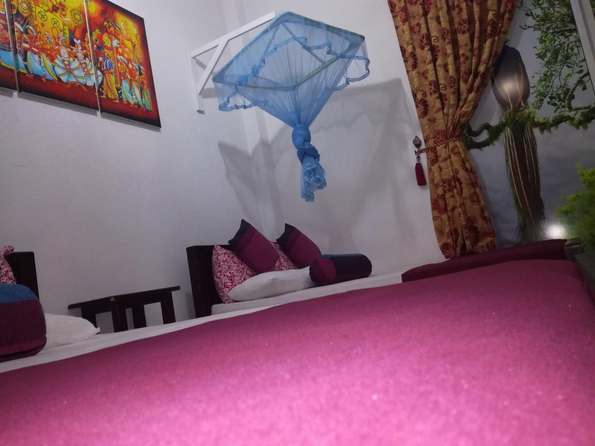 Bevary City Hotel Anurâdhapura Extérieur photo