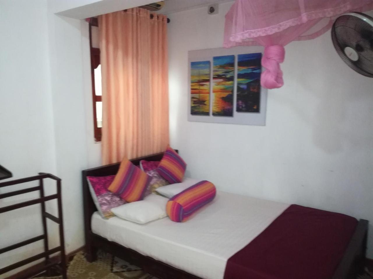 Bevary City Hotel Anurâdhapura Extérieur photo